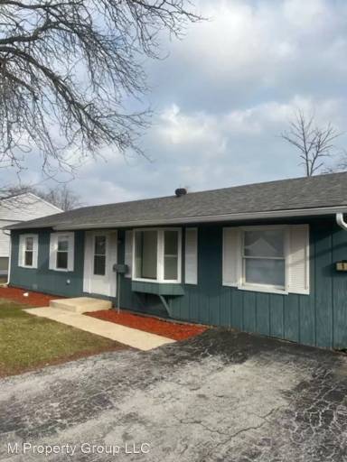 Main picture of 19 N Elm Ln