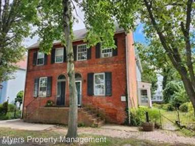 Main picture of 205 Clinton St