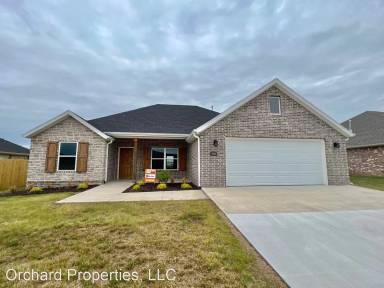 Main picture of 804 Hickory Meadows Ave