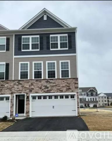 Main picture of 33 Cardinal Way