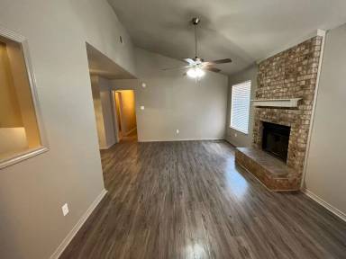 Main picture of 2011 S Loop 289