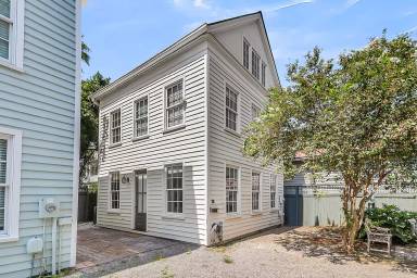 Main picture of 9 Bogard St