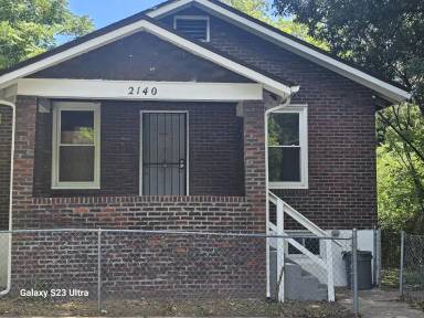 Main picture of 2140 Crescent Ave