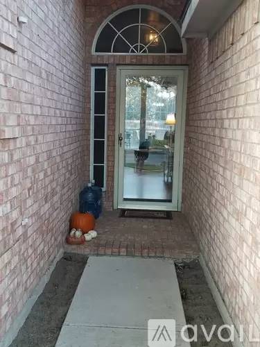 Main picture of 4709 Rincon Way
