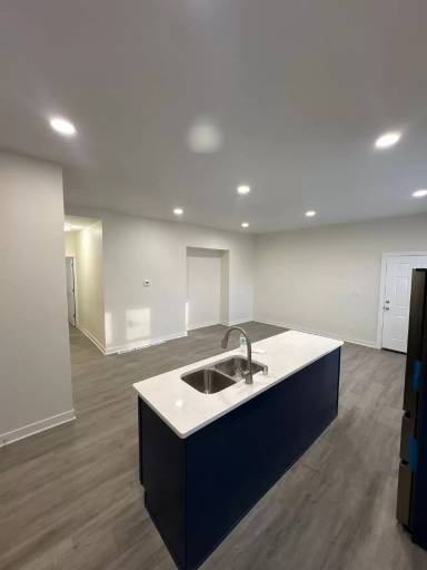 Main picture of 400 E Meinecke Ave