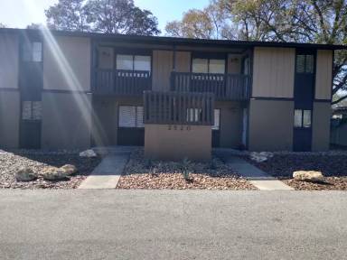 Main picture of 2520 S Oak Ave
