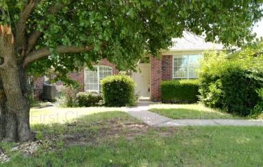Main picture of 2208 SW 138th St