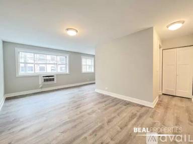 Main picture of 530 W Surf St