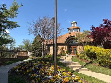 Main picture of 2251 Commissary Cir