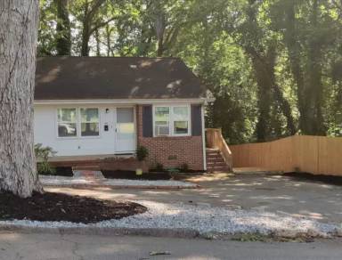 Main picture of 300 N Fairview Ave