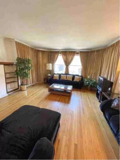 Main picture of 7935 S Drexel Ave