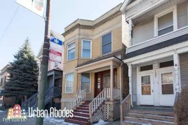 Main picture of 1651 W Irving Park Rd