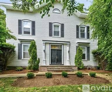 Main picture of 246 Essex St