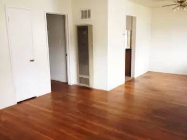Main picture of 1400 W Point Dr