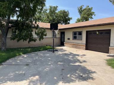 Main picture of 2919 Carter St