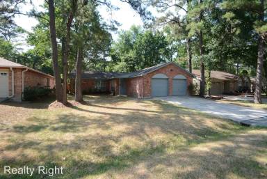 Main picture of 128 W Woodstock Circle Dr