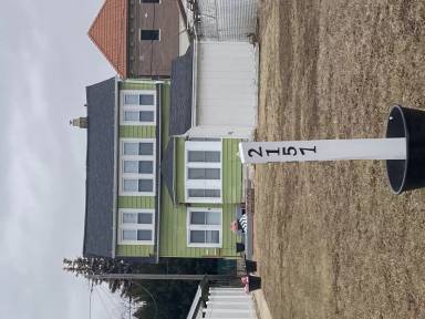 Main picture of 2151 S 26th St