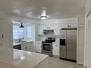 Main picture of 621 Knowles Rd