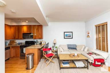 Main picture of 2243 N Lincoln Ave