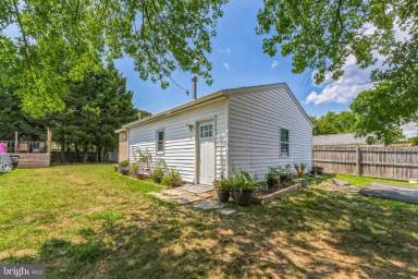 Main picture of 14710 Featherstone Rd