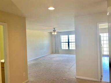 Main picture of 112 W 10th St