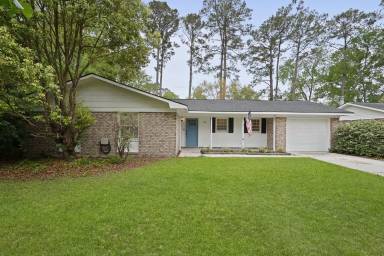 Main picture of 16 Canterbury Cir