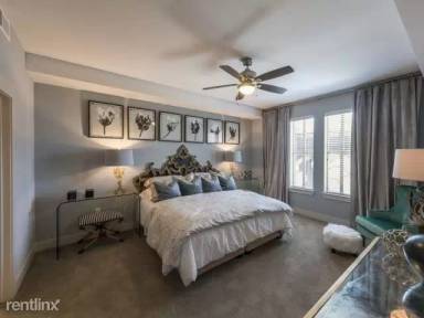 Main picture of 2824 N Hall St