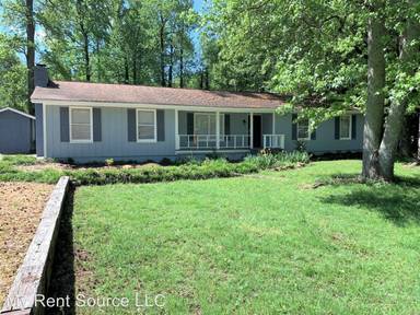 Main picture of 883 Waterside Dr SE