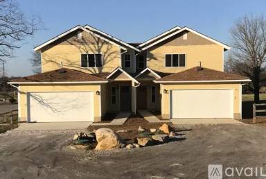 Main picture of 524 Depot St