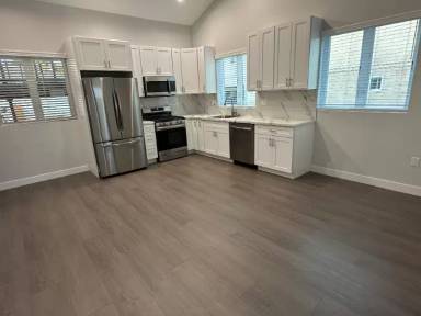 Main picture of 352 W Chevy Chase Dr