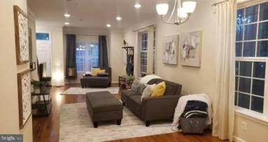 Main picture of 422 58th St NE