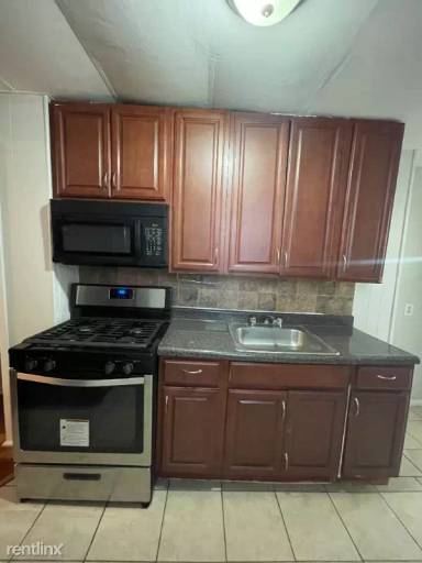 Main picture of 95 Beacon Ave