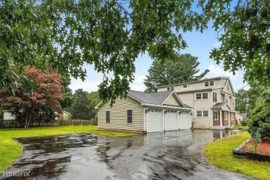 Main picture of 212 W Plain St