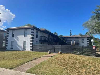 Main picture of 242 Indiana Ave