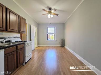 Main picture of 3831 N Fremont St