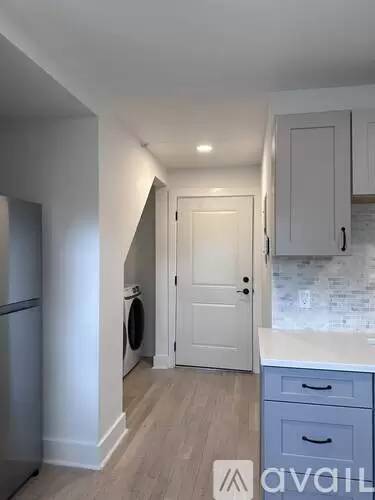 Main picture of 95 Troup St