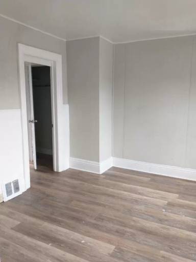 Main picture of 411 W Ferry St