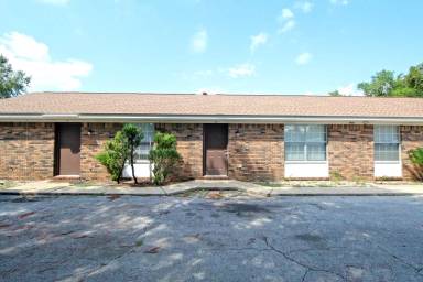 Main picture of 3400 Green Briar Ct