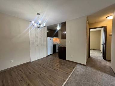 Main picture of 83 Arlington Ave W