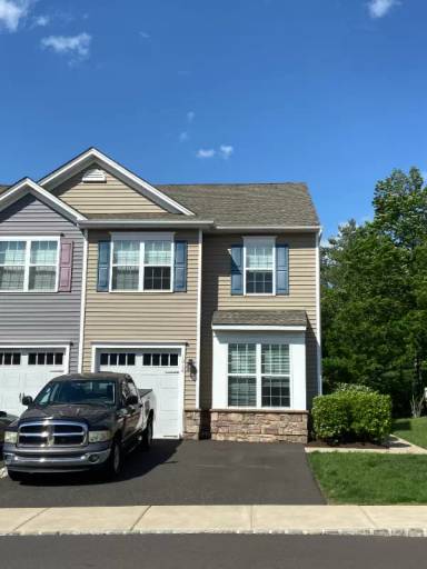 Main picture of 1015 Chapman Cir