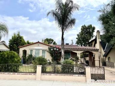 Main picture of 528 S Beachwood Dr