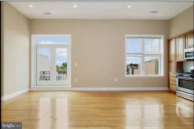 Main picture of 1629 L St NE