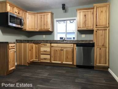 Main picture of 111 E High St