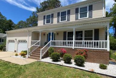 Main picture of 12 Evans Grove Rd