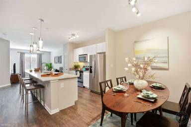 Main picture of 3909 S Congress Ave