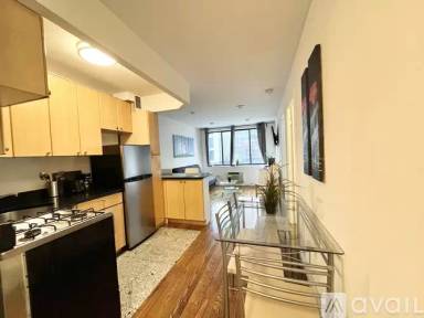 Main picture of 626 10th Ave