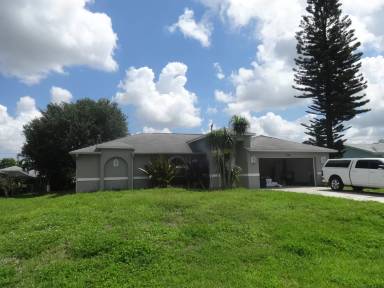 Main picture of 901 SW 23rd St