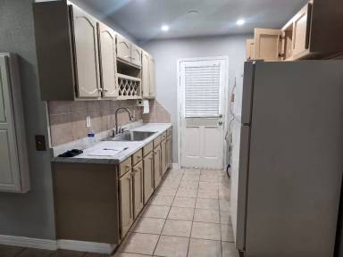 Main picture of 6018 Royal Valley St