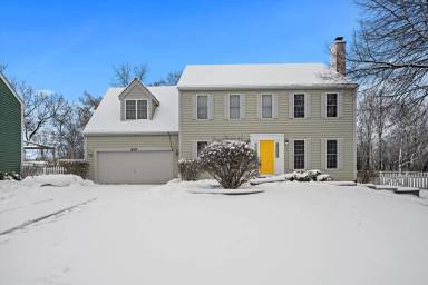 Main picture of 619 Lexington Sq W