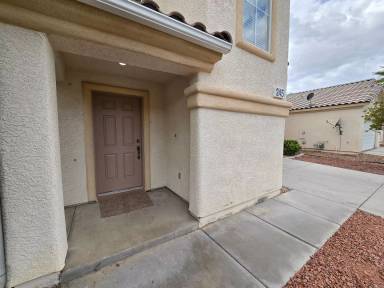 Main picture of 245 Country Greens Ave